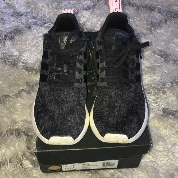 nmd r2w